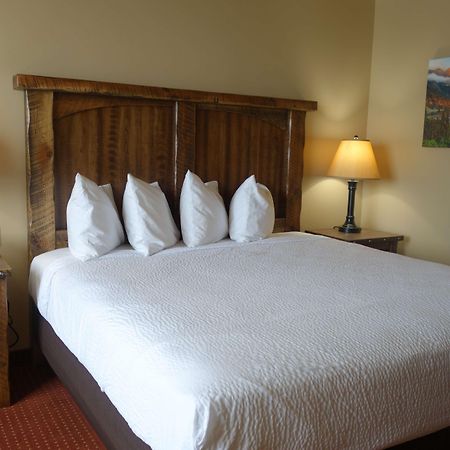 Glacier International Lodge คาลิสเปล ภายนอก รูปภาพ