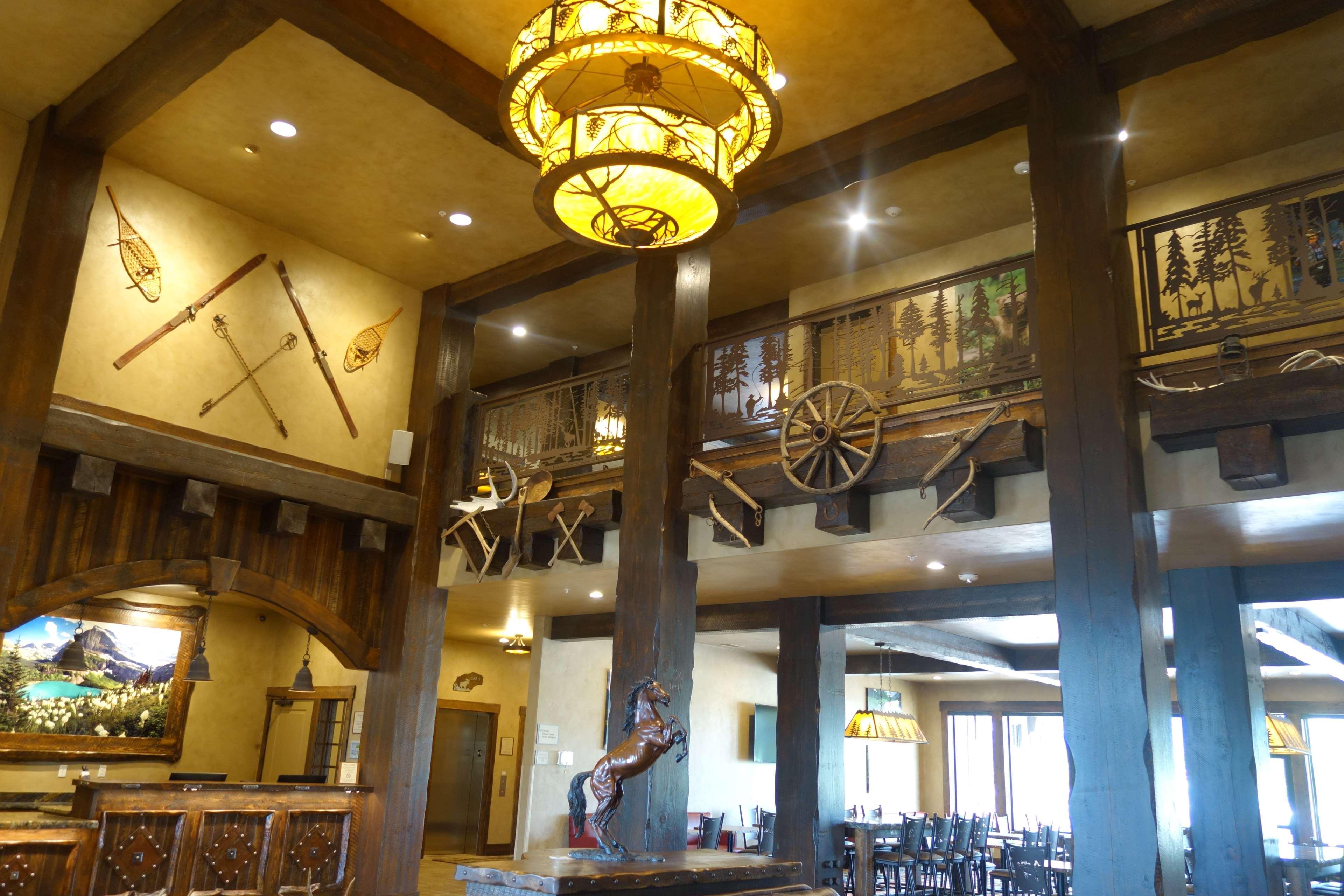 Glacier International Lodge คาลิสเปล ภายนอก รูปภาพ