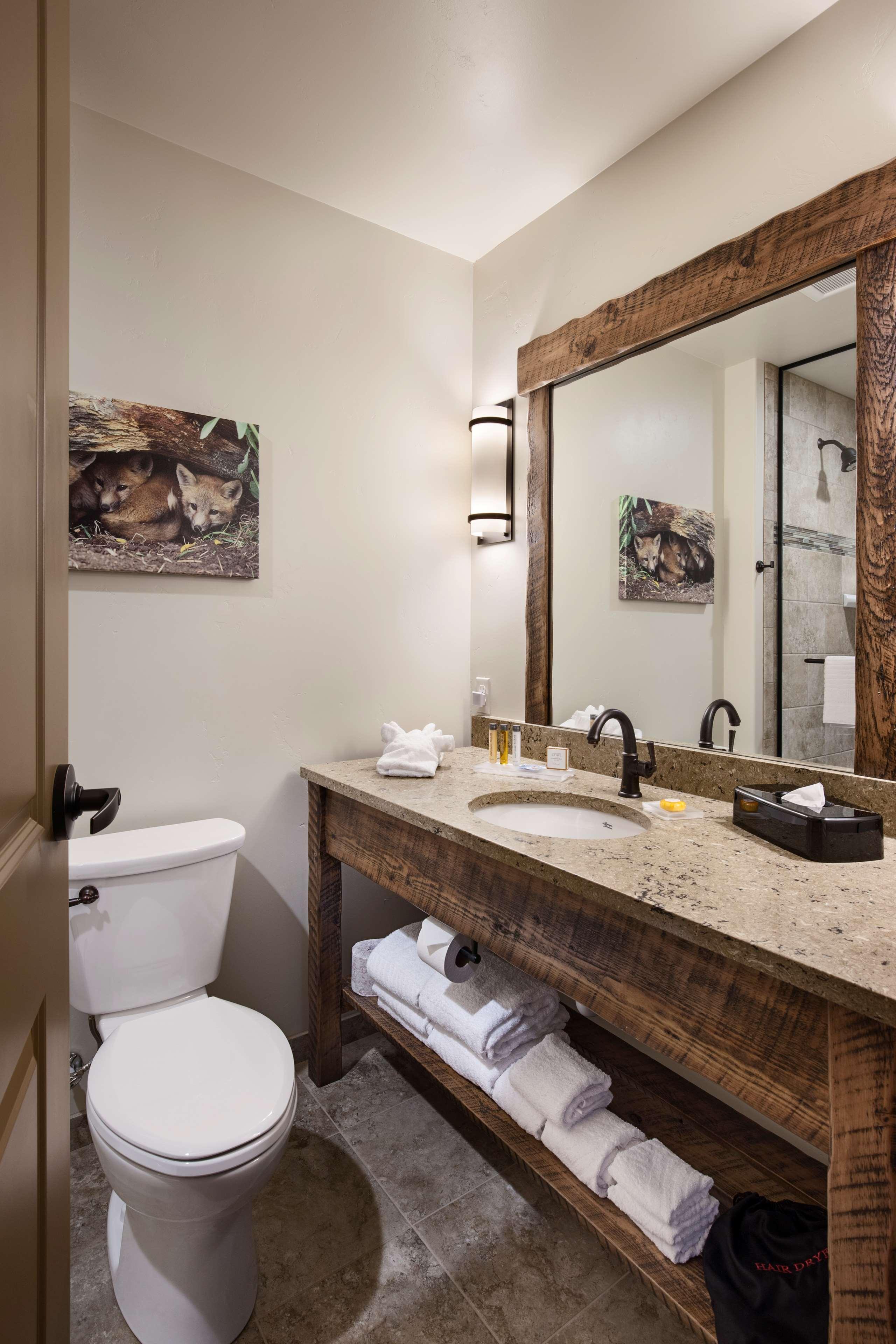 Glacier International Lodge คาลิสเปล ภายนอก รูปภาพ