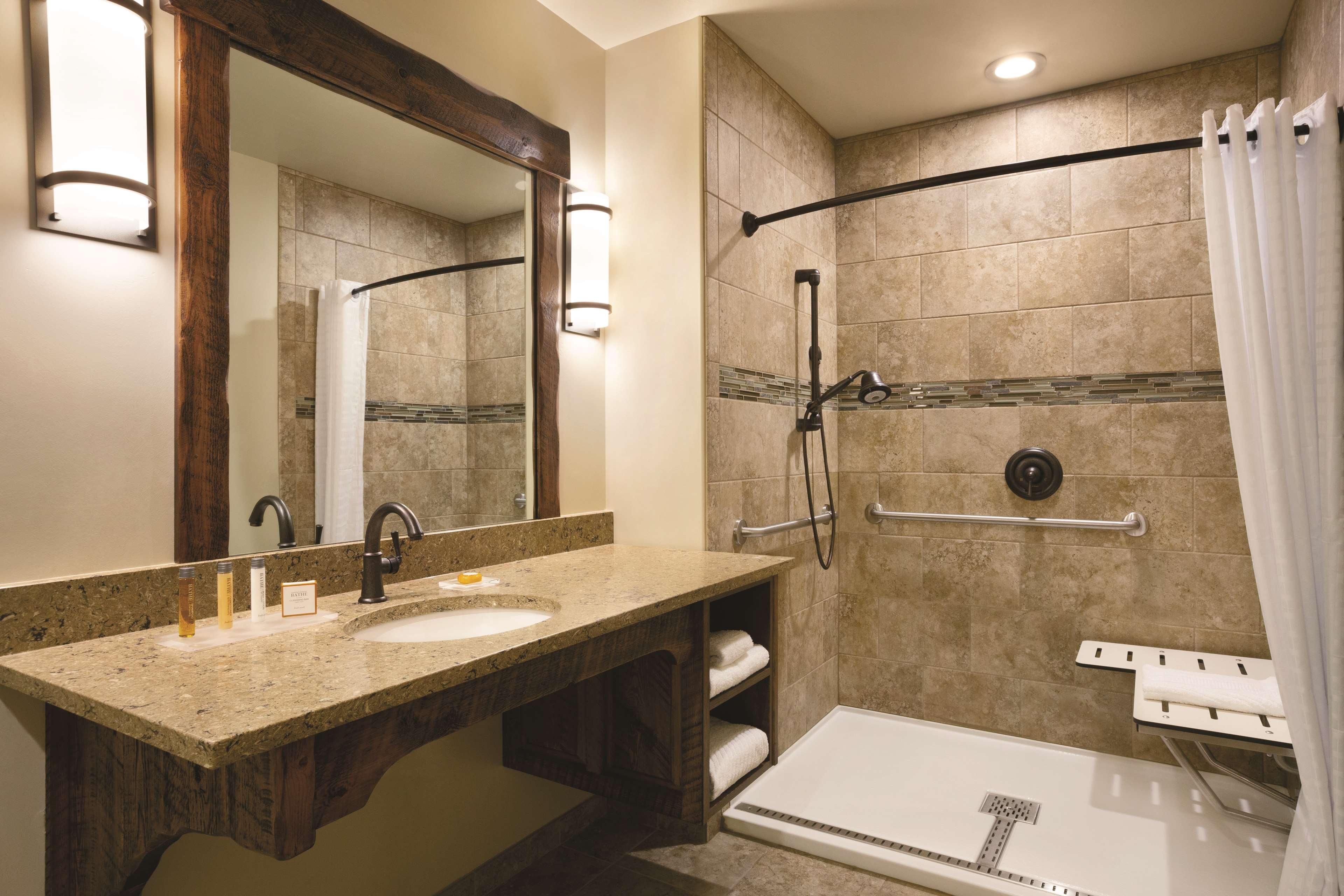 Glacier International Lodge คาลิสเปล ภายนอก รูปภาพ