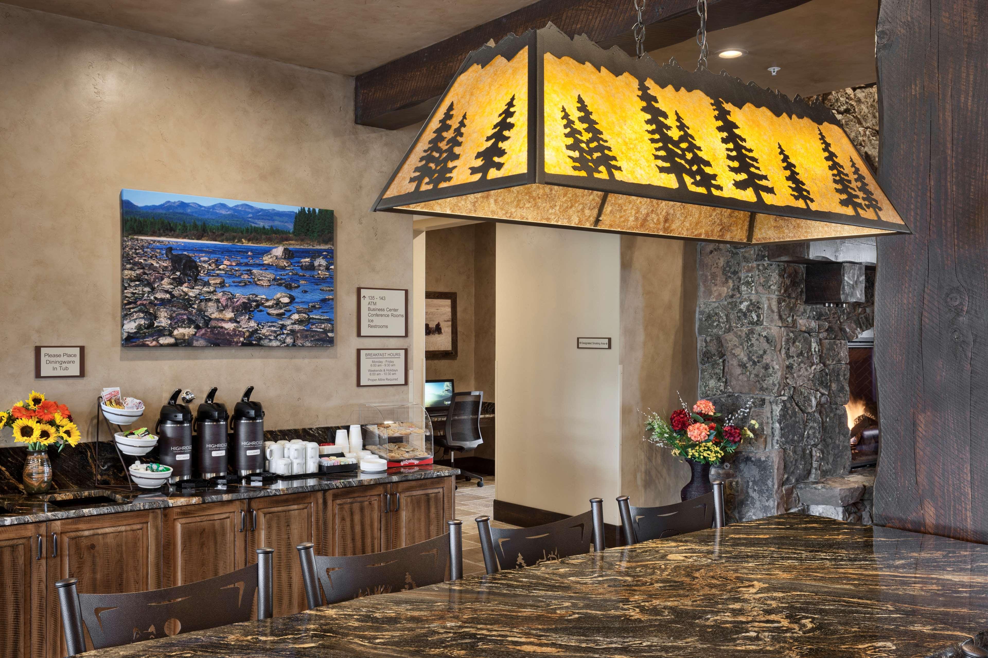 Glacier International Lodge คาลิสเปล ภายนอก รูปภาพ