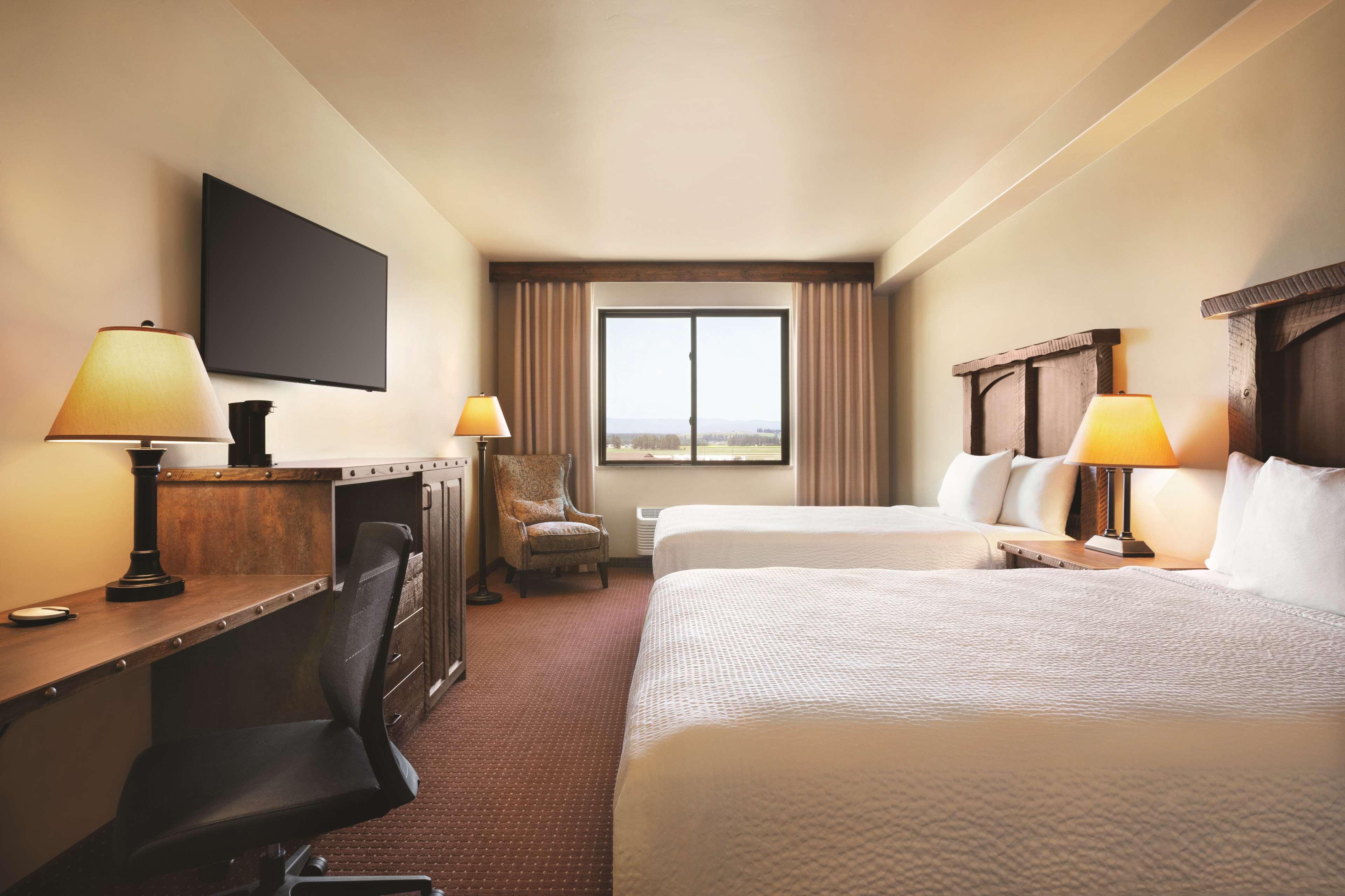Glacier International Lodge คาลิสเปล ภายนอก รูปภาพ