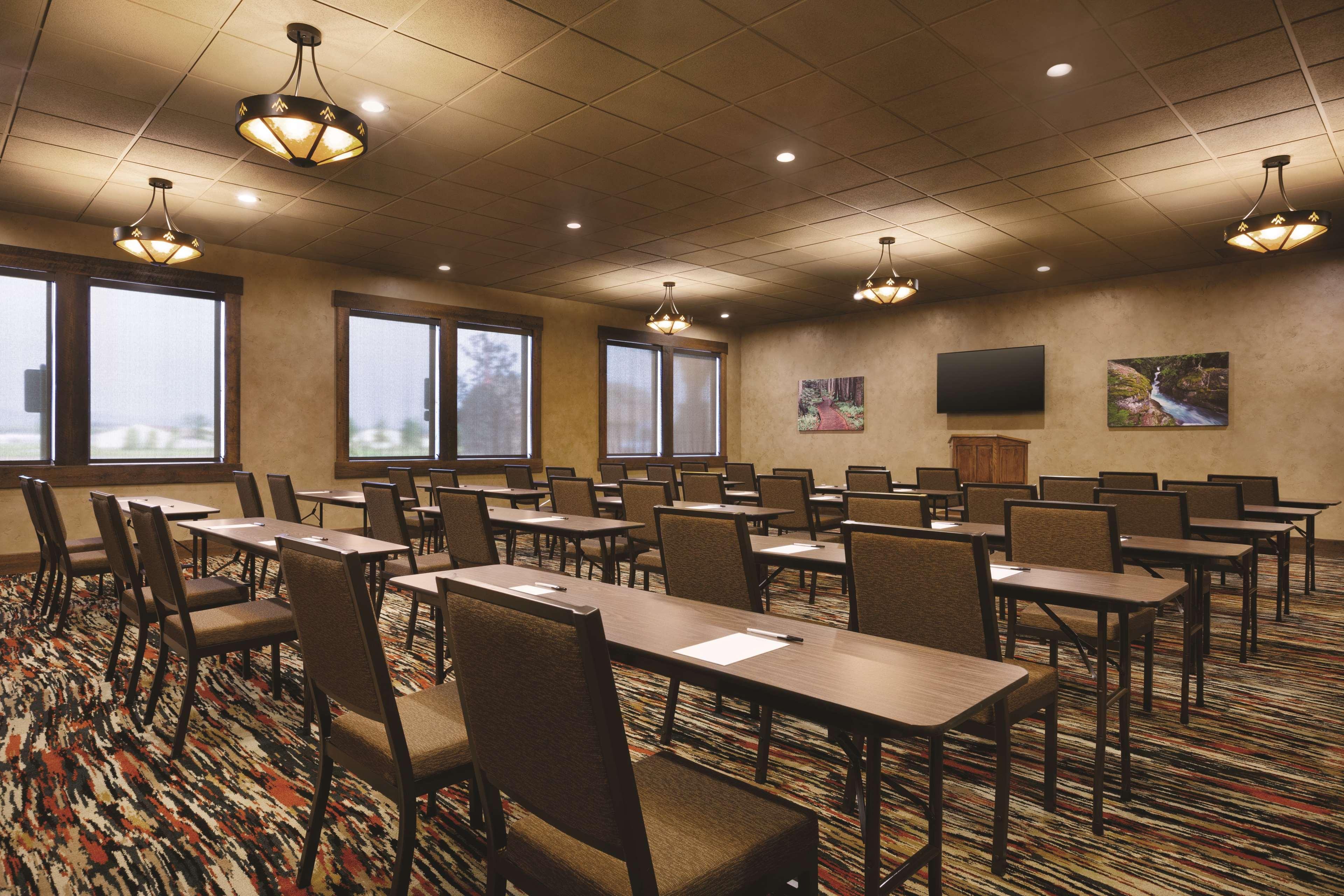 Glacier International Lodge คาลิสเปล ภายนอก รูปภาพ