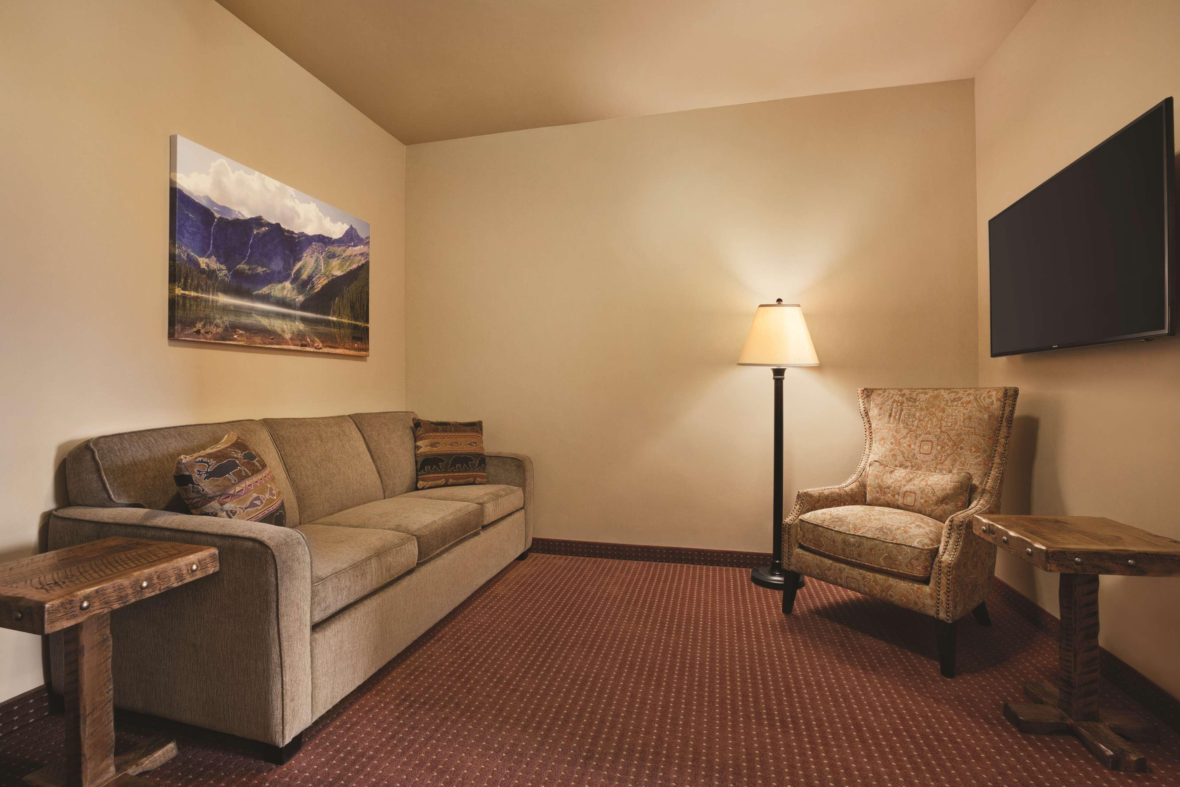 Glacier International Lodge คาลิสเปล ภายนอก รูปภาพ